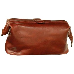 Leather Beauty Case. Brown